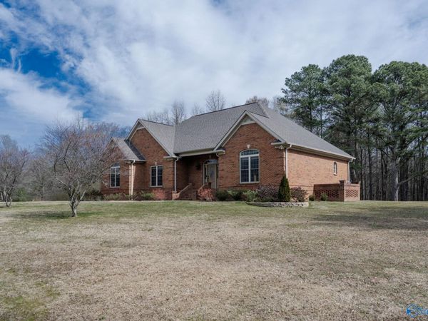 89 Lyle Circle, Somerville, AL 35670