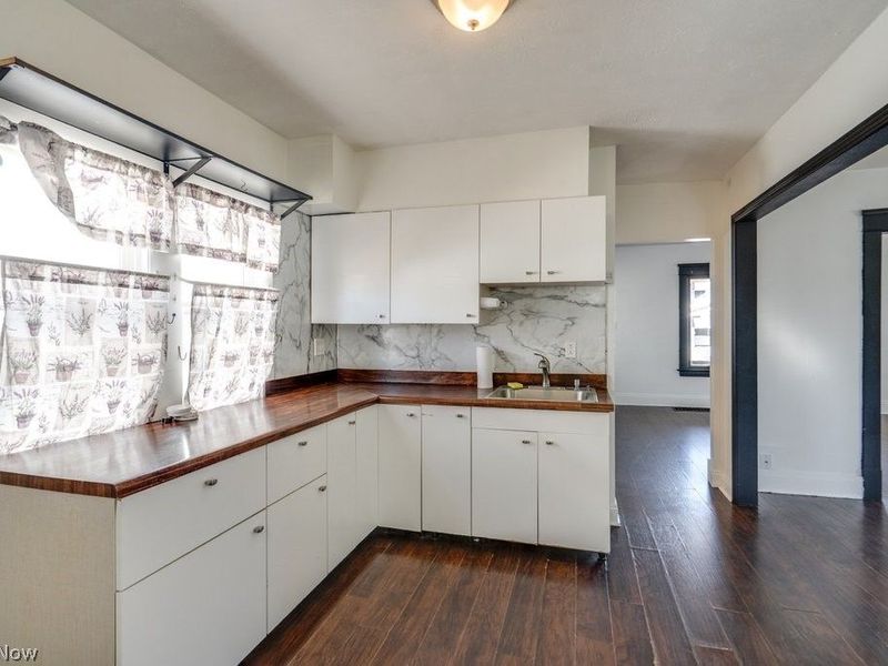 4276 W 21st Street , Cleveland, OH 44109 Photo 14