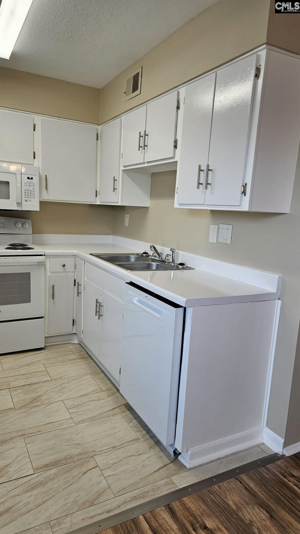 1100 Skyland Drive Photo 9