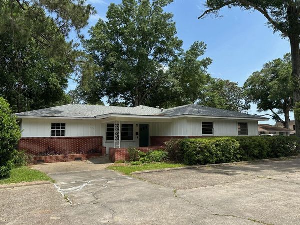 223 N Main St., Petal, MS 39465
