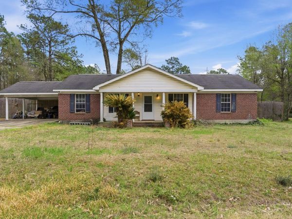 4 Walker St., Lumberton, MS 39455