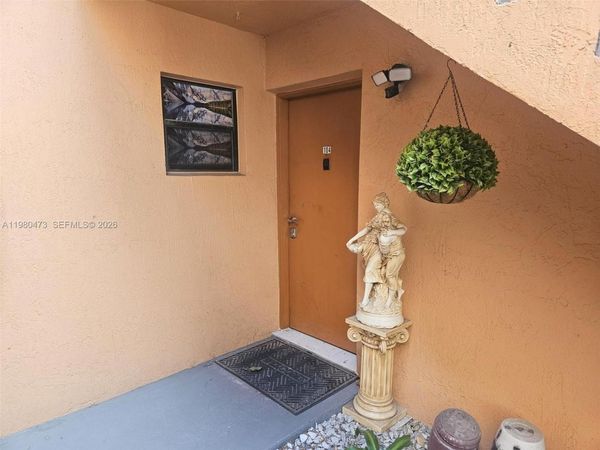 6425 W 27th Ct , Unit 104-6, Hialeah, FL 33016