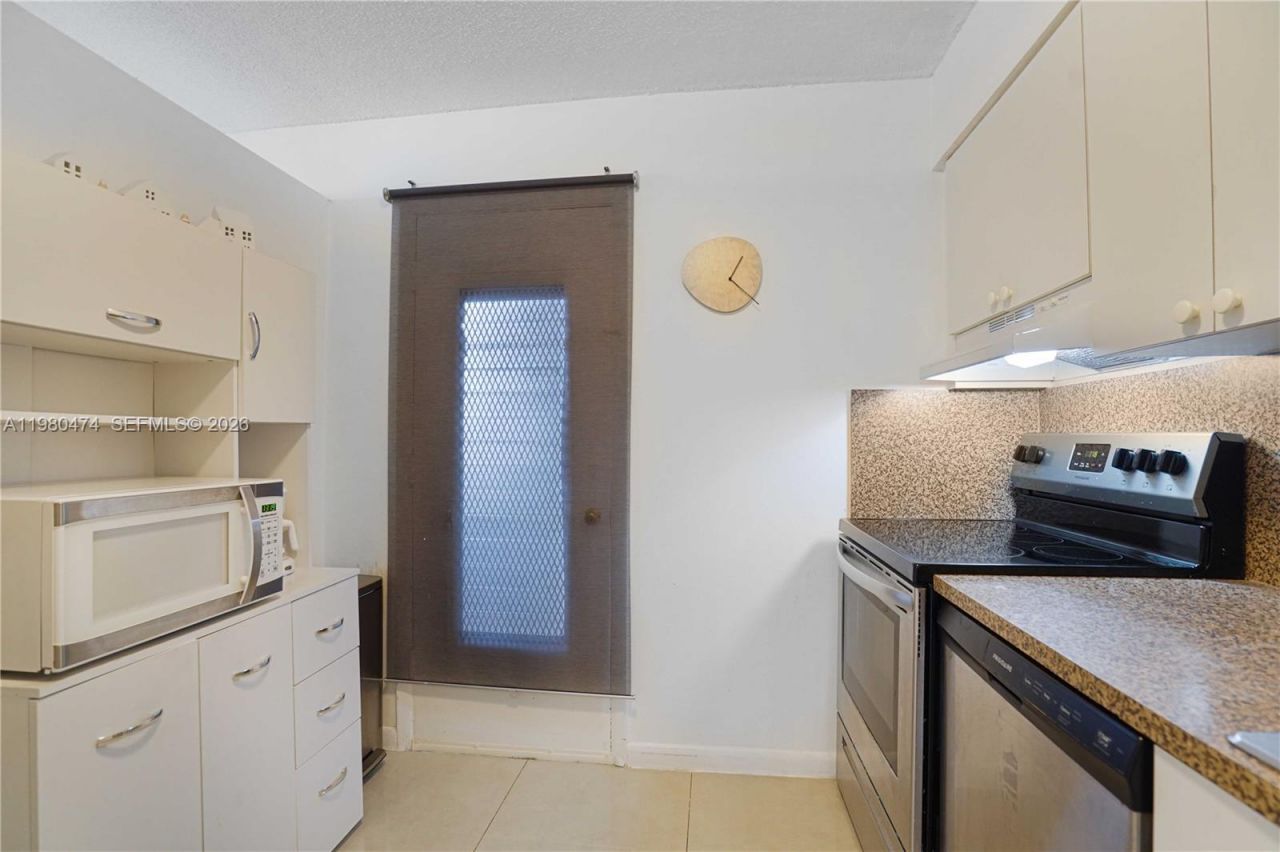 7133 Bay Dr, Unit 601, Miami Beach, FL 33141 Photo