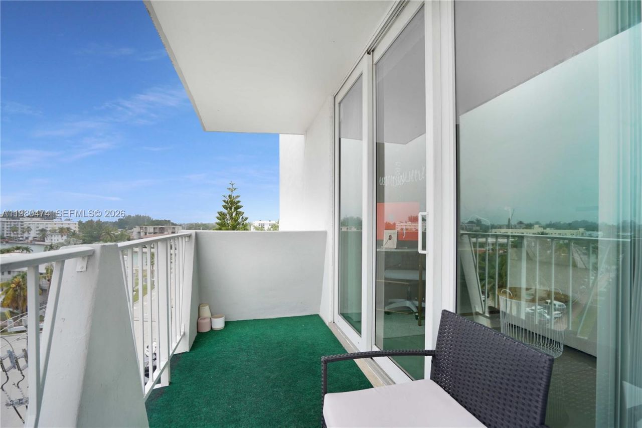 7133 Bay Dr, Unit 601, Miami Beach, FL 33141 Photo