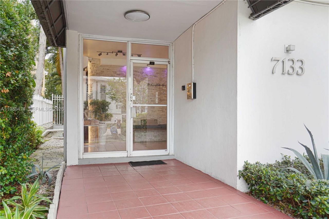 7133 Bay Dr, Unit 601, Miami Beach, FL 33141 Photo