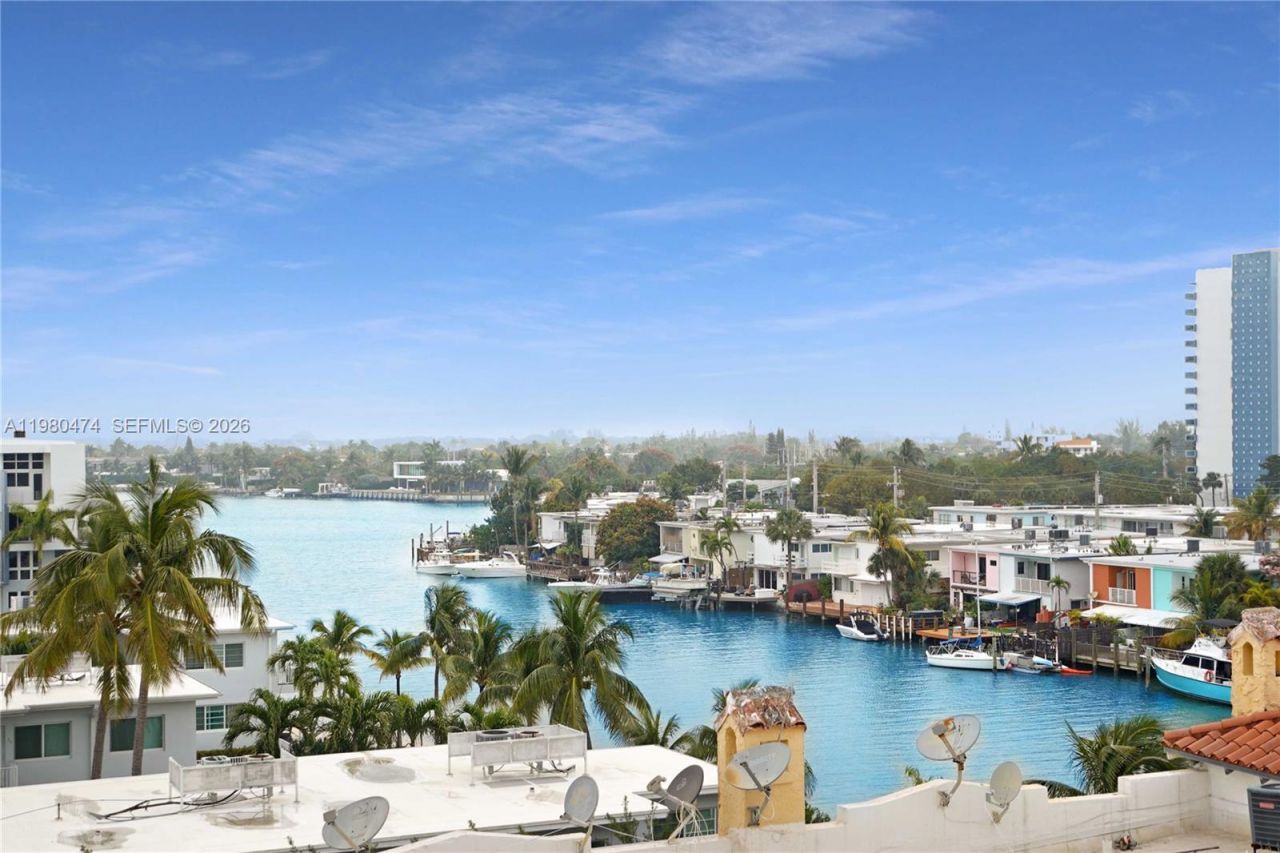 7133 Bay Dr, Unit 601, Miami Beach, FL 33141 Photo