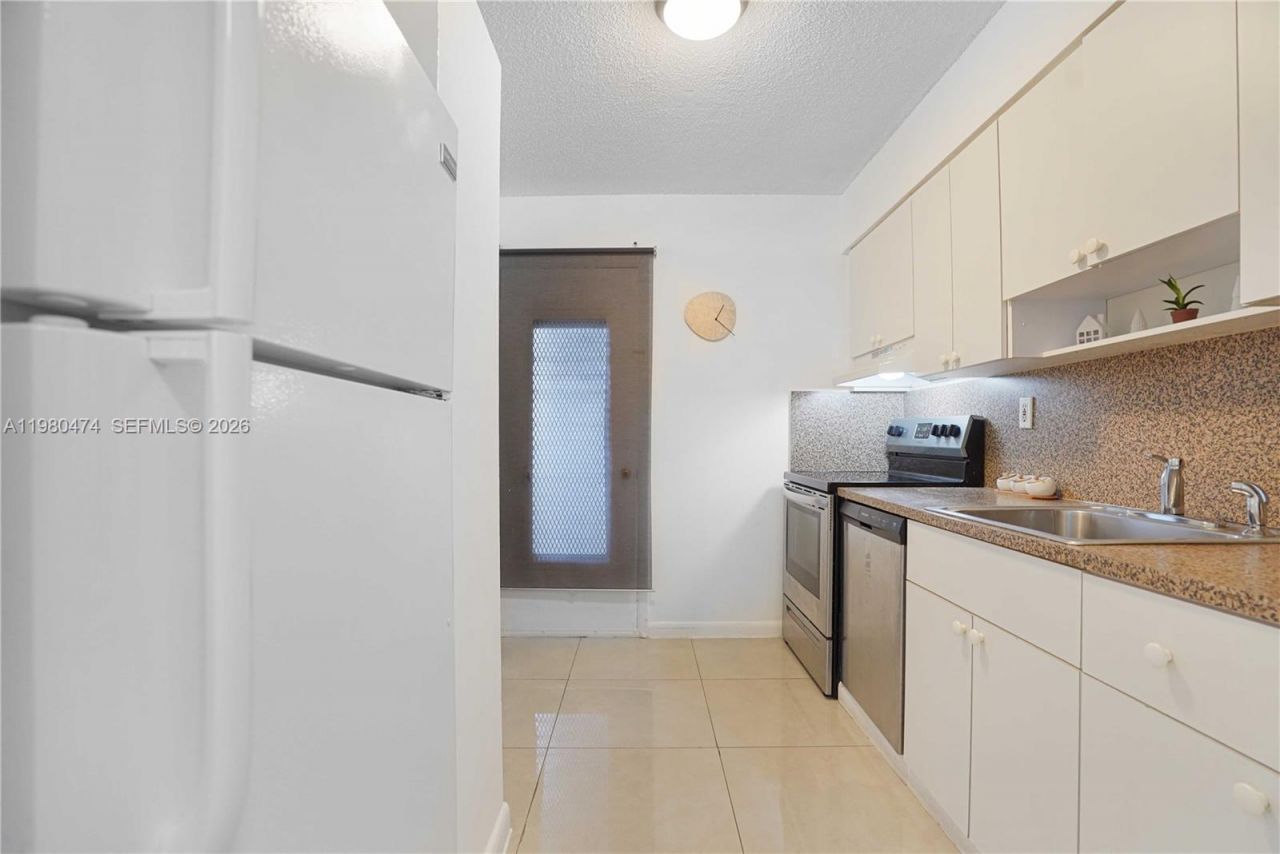 7133 Bay Dr, Unit 601, Miami Beach, FL 33141 Photo