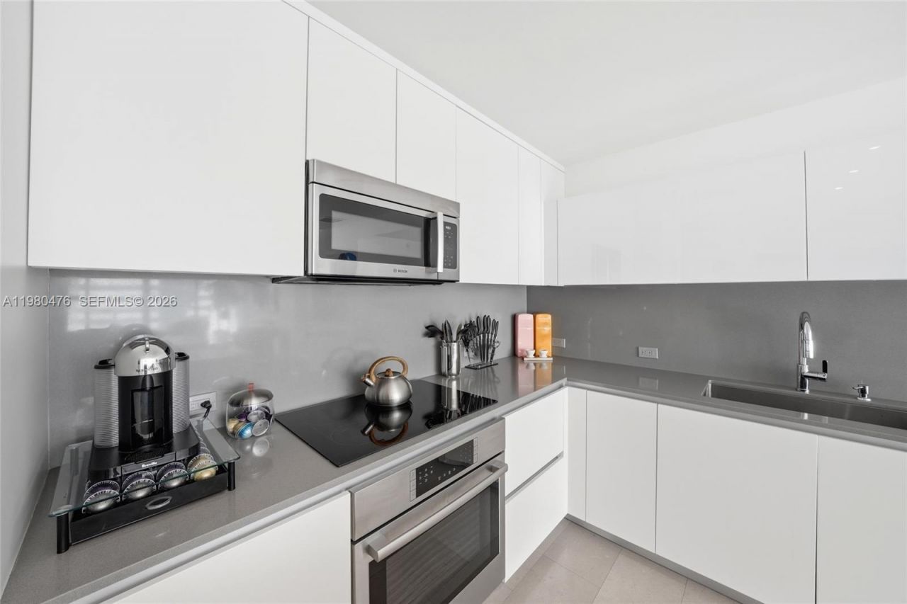 88 SW 7th St, Unit 1010, Miami, FL 33130 Photo