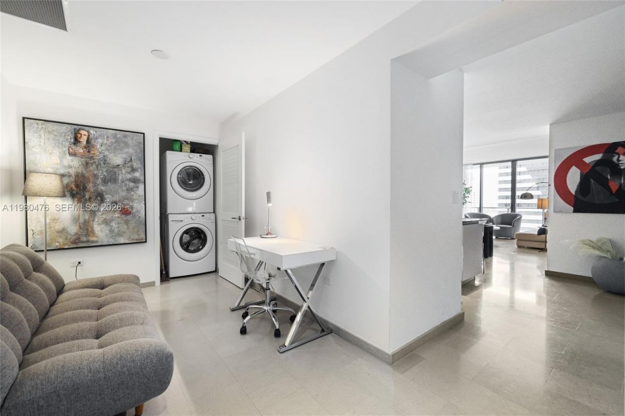 88 SW 7th St , Unit 1010, Miami, FL 33130 Photo