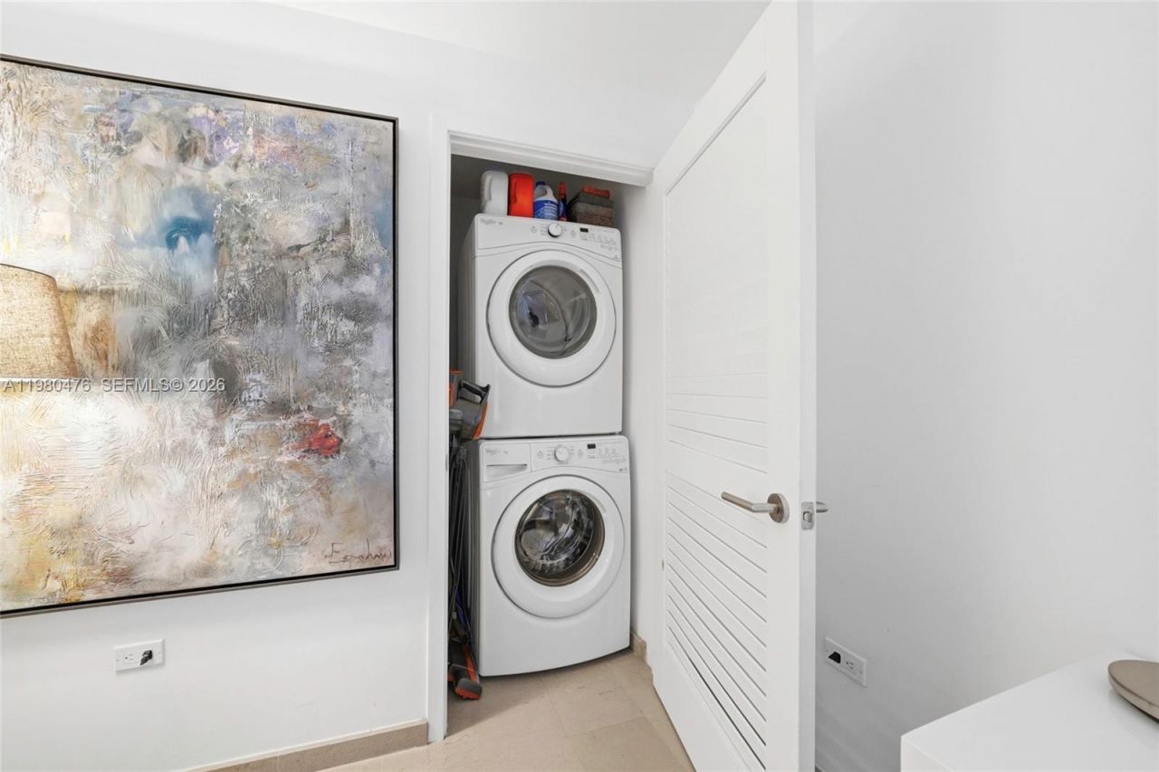 88 SW 7th St, Unit 1010, Miami, FL 33130 Photo