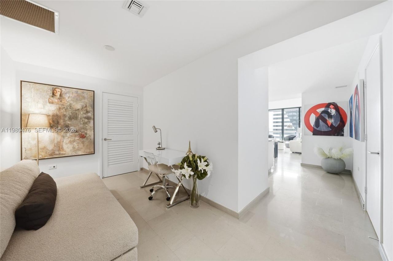 88 SW 7th St, Unit 1010, Miami, FL 33130 Photo