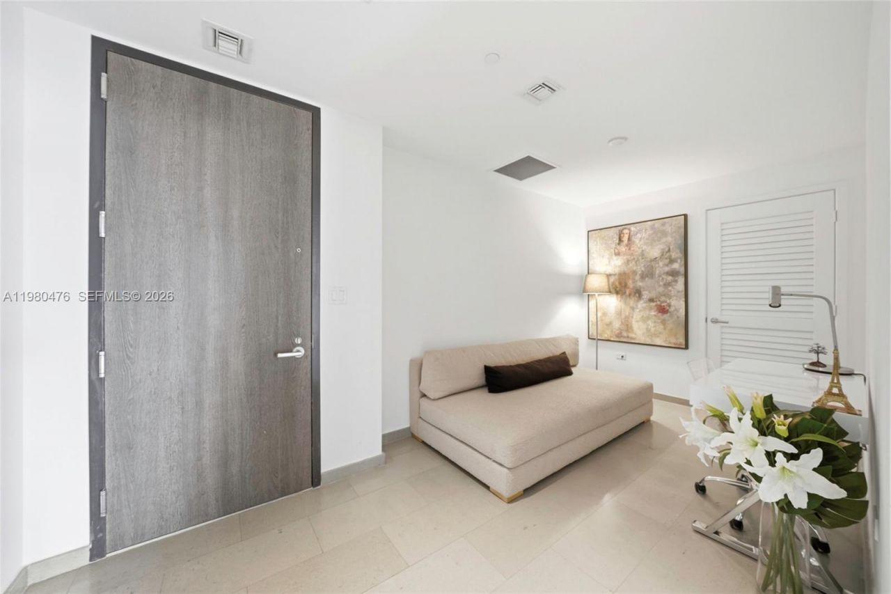 88 SW 7th St, Unit 1010, Miami, FL 33130 Photo