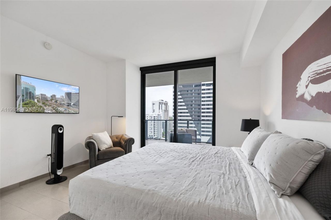 88 SW 7th St , Unit 1010, Miami, FL 33130 Photo