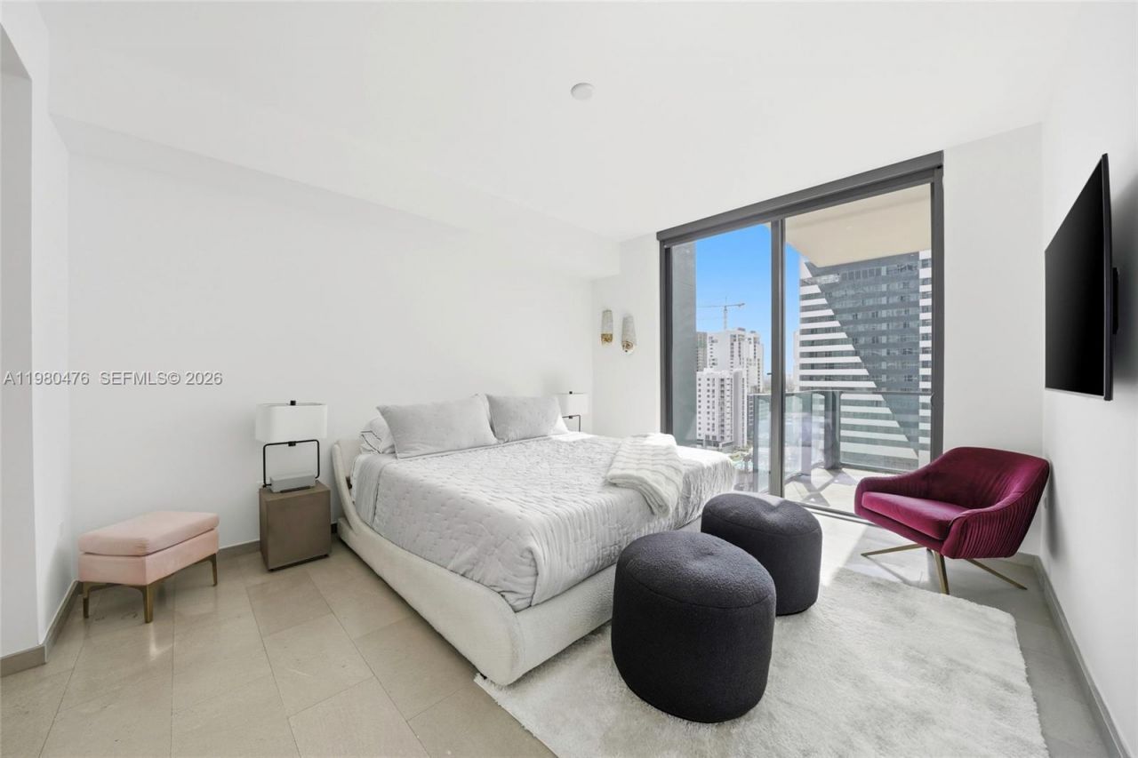 88 SW 7th St, Unit 1010, Miami, FL 33130 Photo