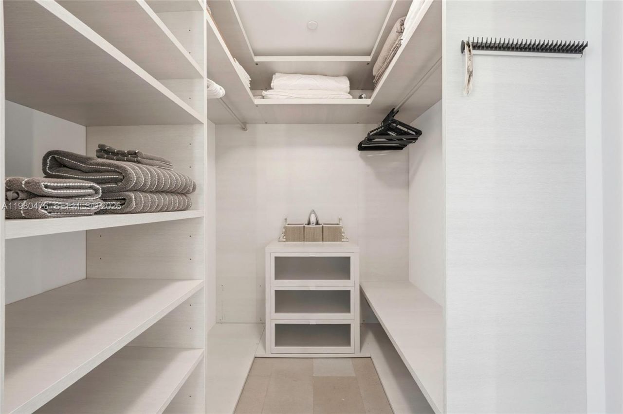 88 SW 7th St, Unit 1010, Miami, FL 33130 Photo