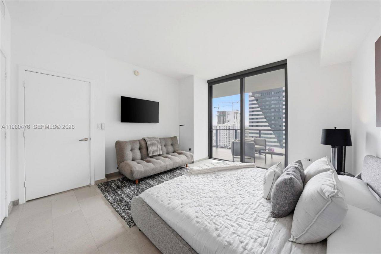 88 SW 7th St, Unit 1010, Miami, FL 33130 Photo