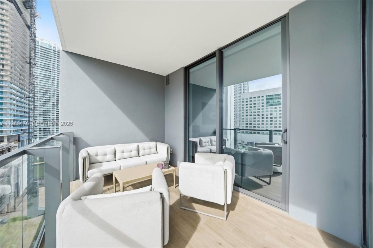 88 SW 7th St, Unit 1010, Miami, FL 33130 Photo