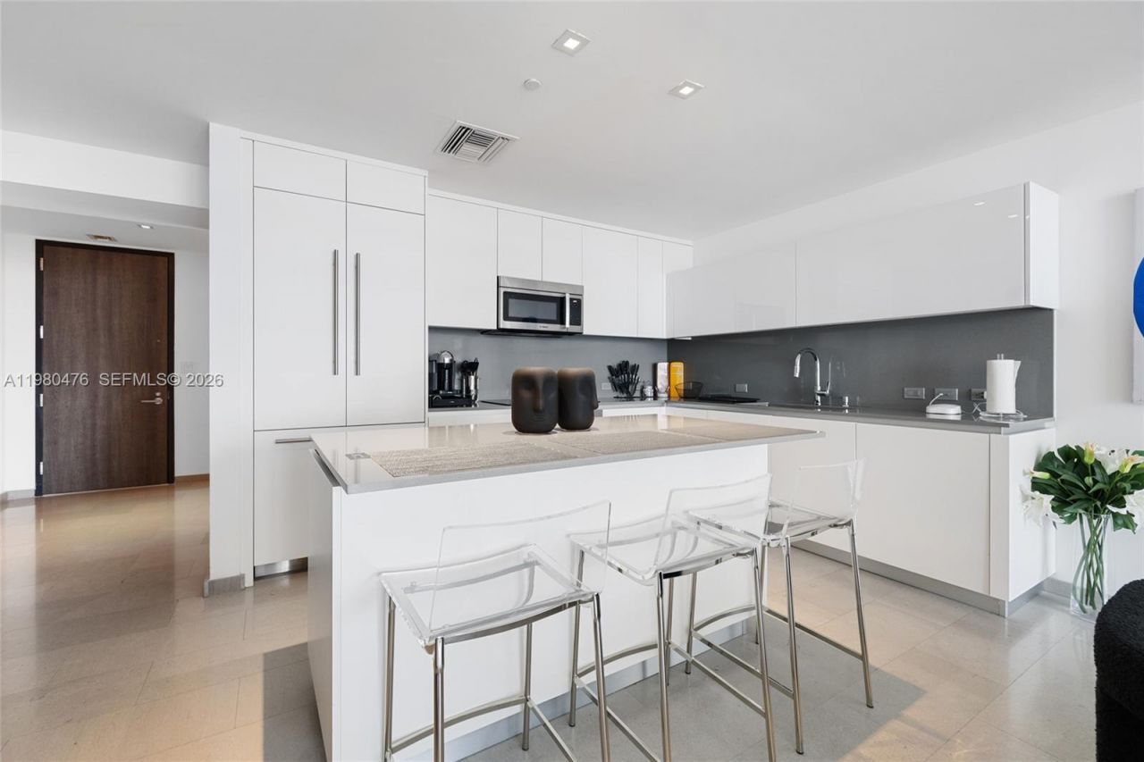 88 SW 7th St , Unit 1010, Miami, FL 33130 Photo