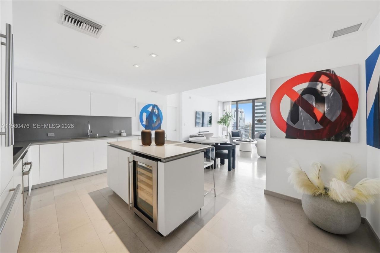 88 SW 7th St, Unit 1010, Miami, FL 33130 Photo