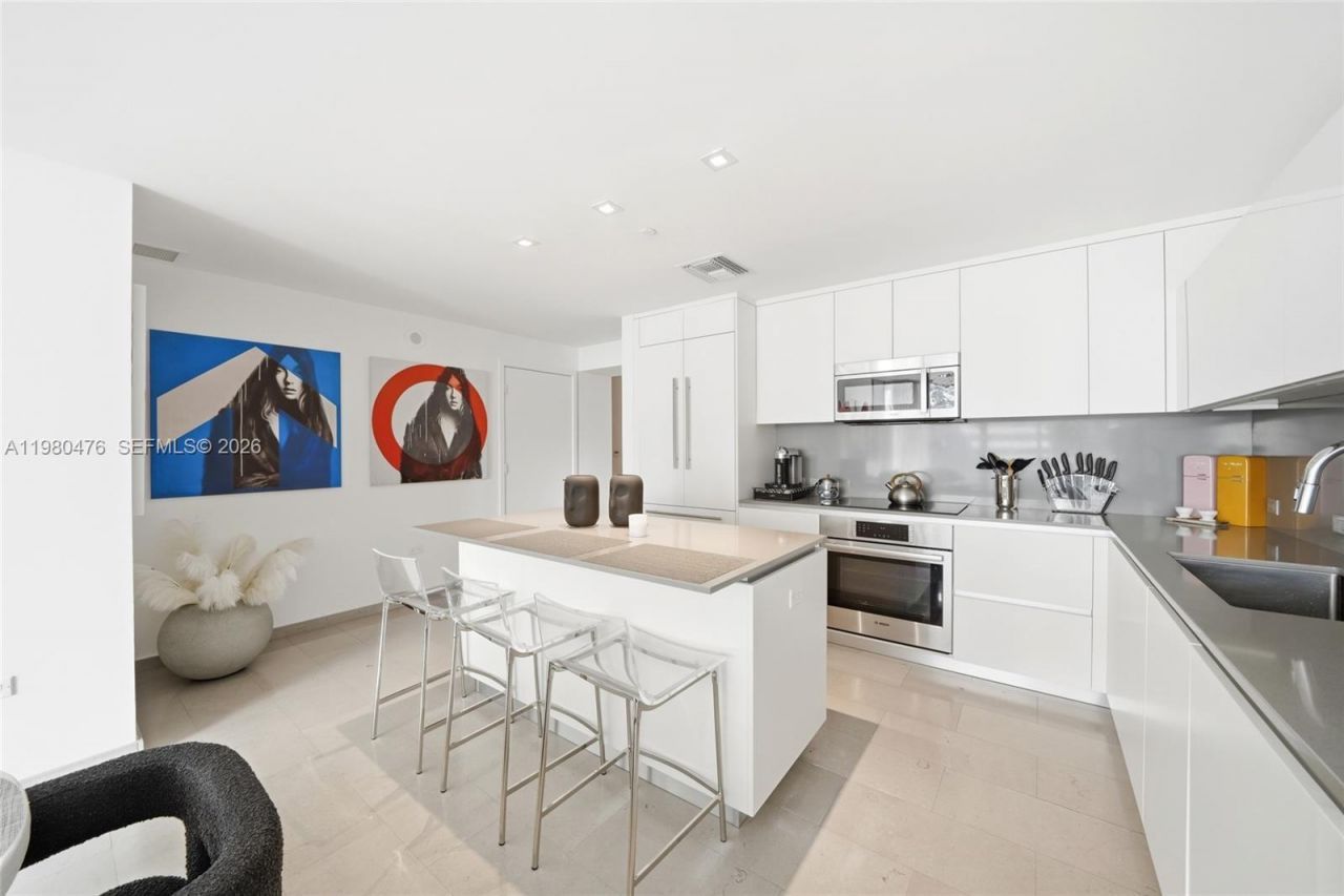 88 SW 7th St, Unit 1010, Miami, FL 33130 Photo