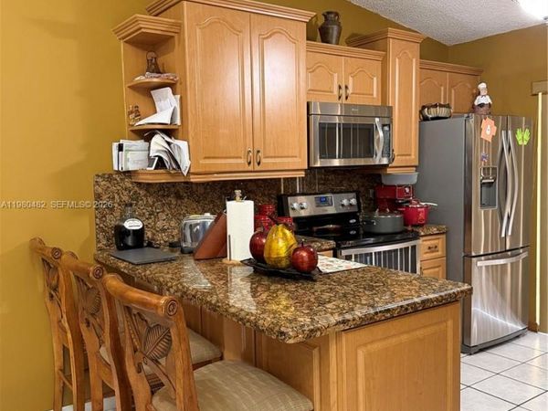 7792 W 29th Way , Unit 202, Hialeah, FL 33018