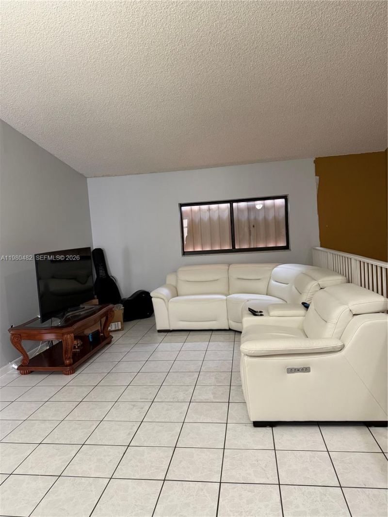 7792 W 29th Way , Unit 202, Hialeah, FL 33018 Photo