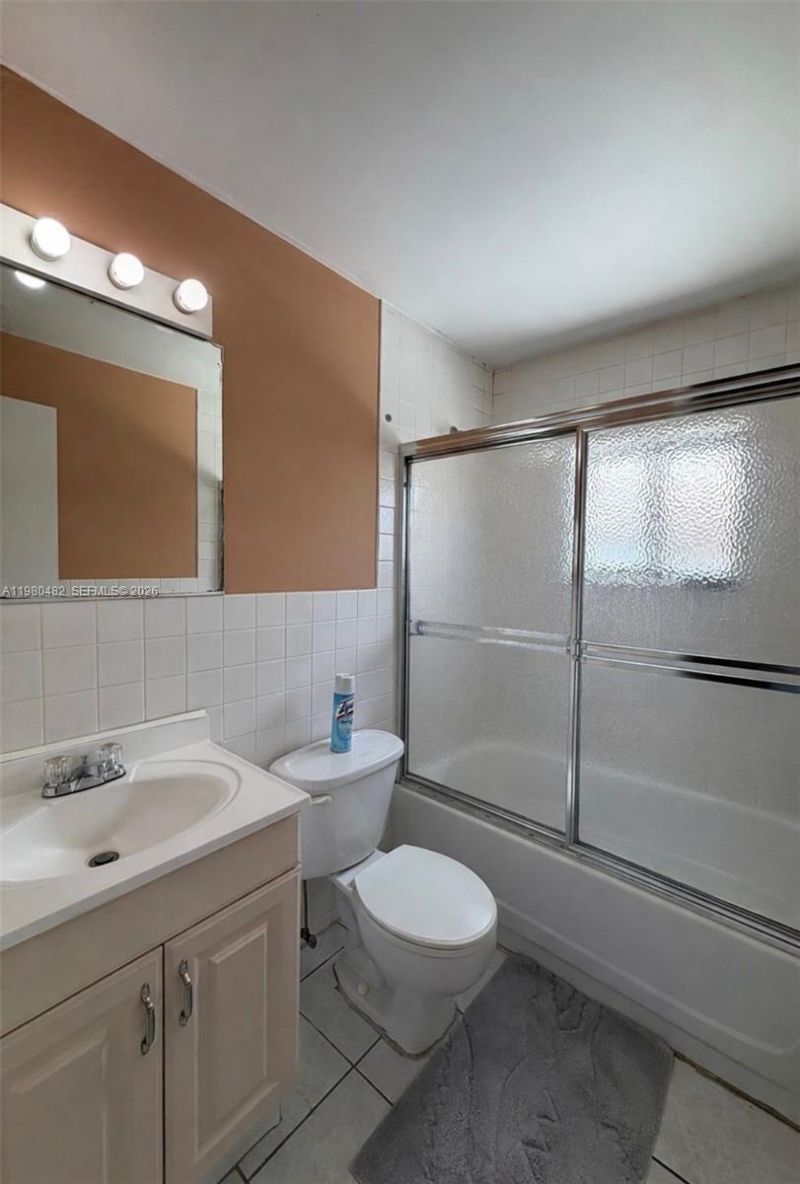 7792 W 29th Way , Unit 202, Hialeah, FL 33018 Photo