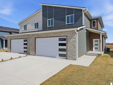 300 N 105th Street, Lincoln, NE 68527