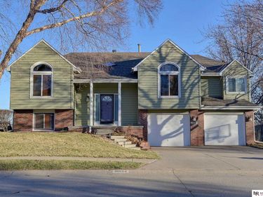 16034 Chicago Street , Omaha, NE 68118