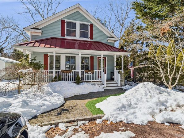 38 Baycrest Avenue , East Quogue, NY 11942