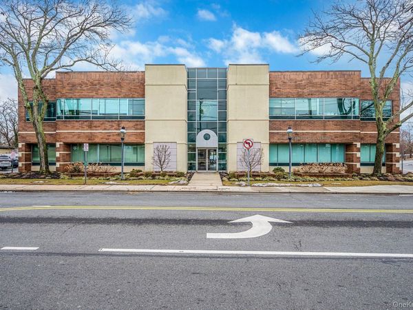 180 E Montauk Highway , Bay Shore, NY 11706