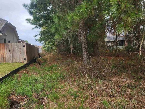 3212 Duke Dr, Gulf Breeze, FL 32563