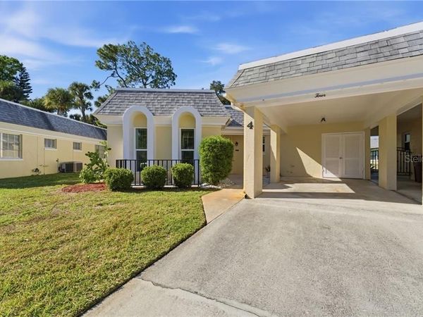 4 E GREENS CIRCLE , Unit 4E, LEHIGH ACRES, FL 33936