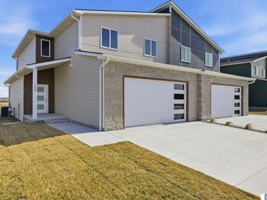 304 N 105th Street, Lincoln, NE 68527