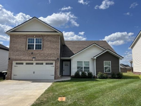1101 Whitney Dr , Clarksville, TN 37042