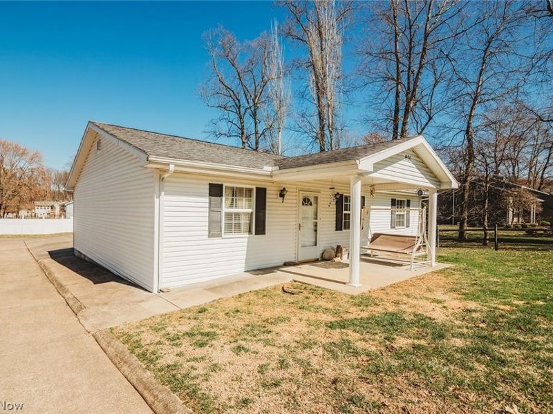 901 56th Street, Vienna, WV 26105 Photo 3