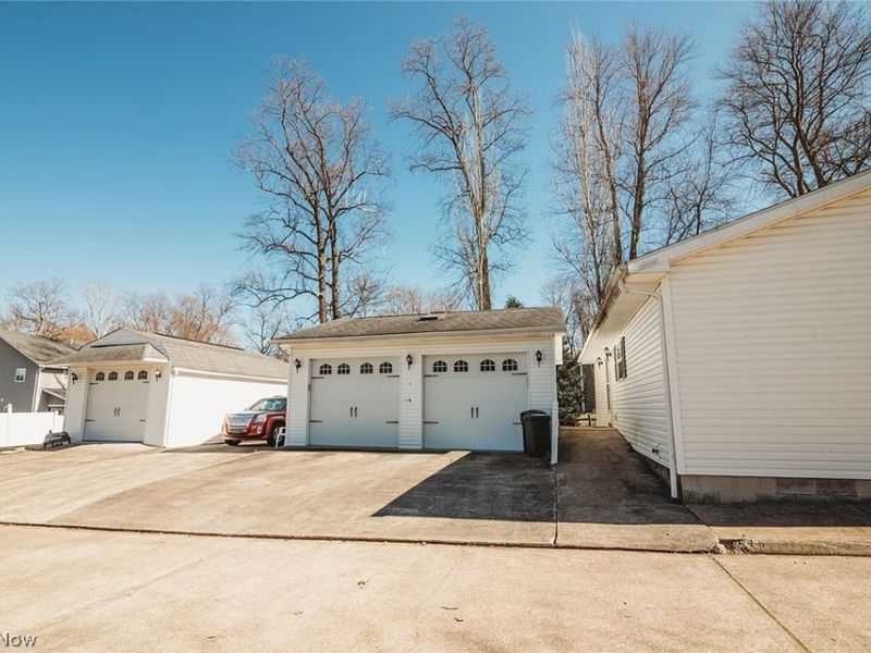 901 56th Street, Vienna, WV 26105 Photo 4