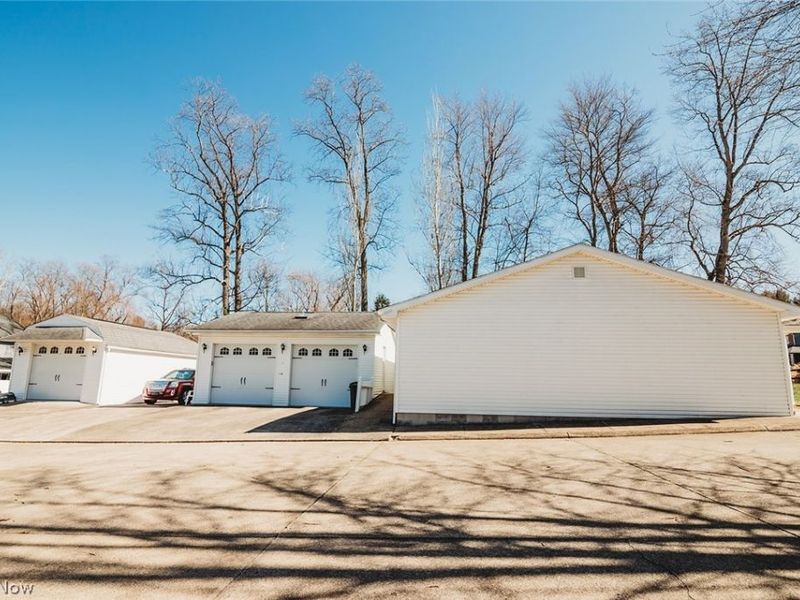 901 56th Street, Vienna, WV 26105 Photo 5