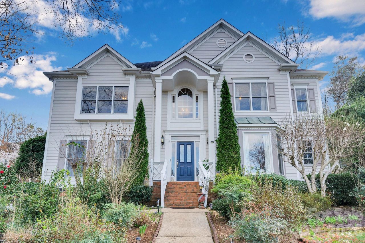 5105 Downing Creek Drive, Charlotte, NC 28269 Main Photo