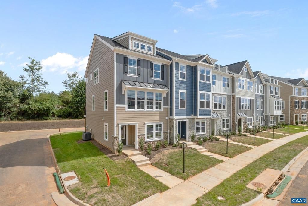 746 Park Ridge Dr, Crozet, VA 22932 Main Photo