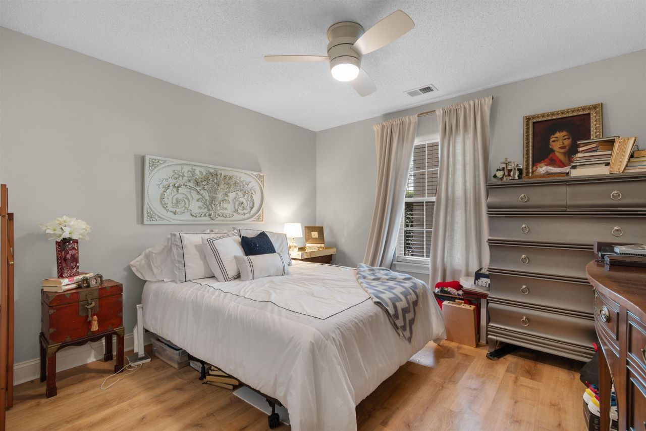 631 Woodmoor Dr. Photo 15