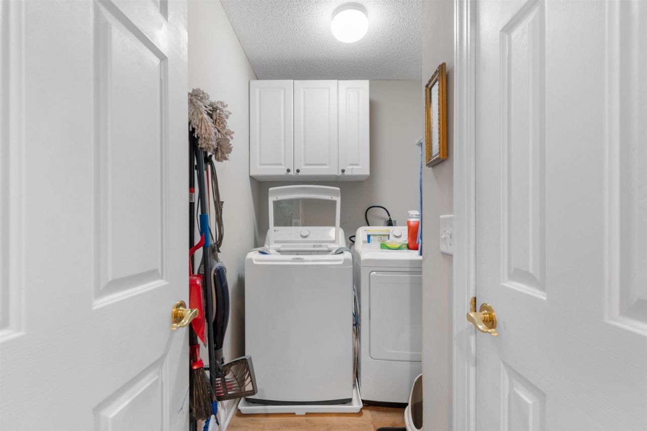 631 Woodmoor Dr. Photo 17