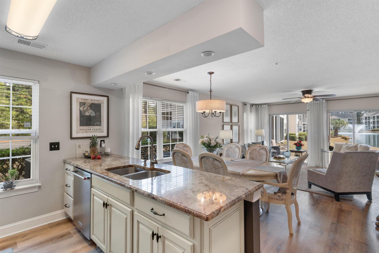 631 Woodmoor Dr. Photo 4