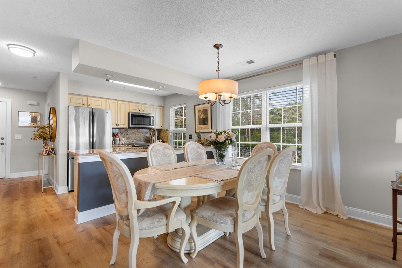 631 Woodmoor Dr. Photo 6