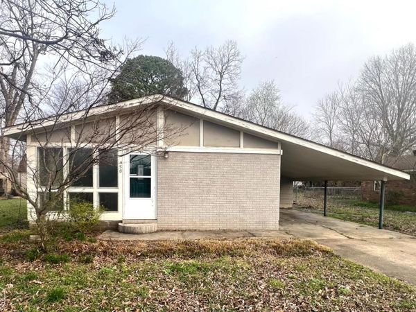 458 Valarie, Piggott, AR 72454