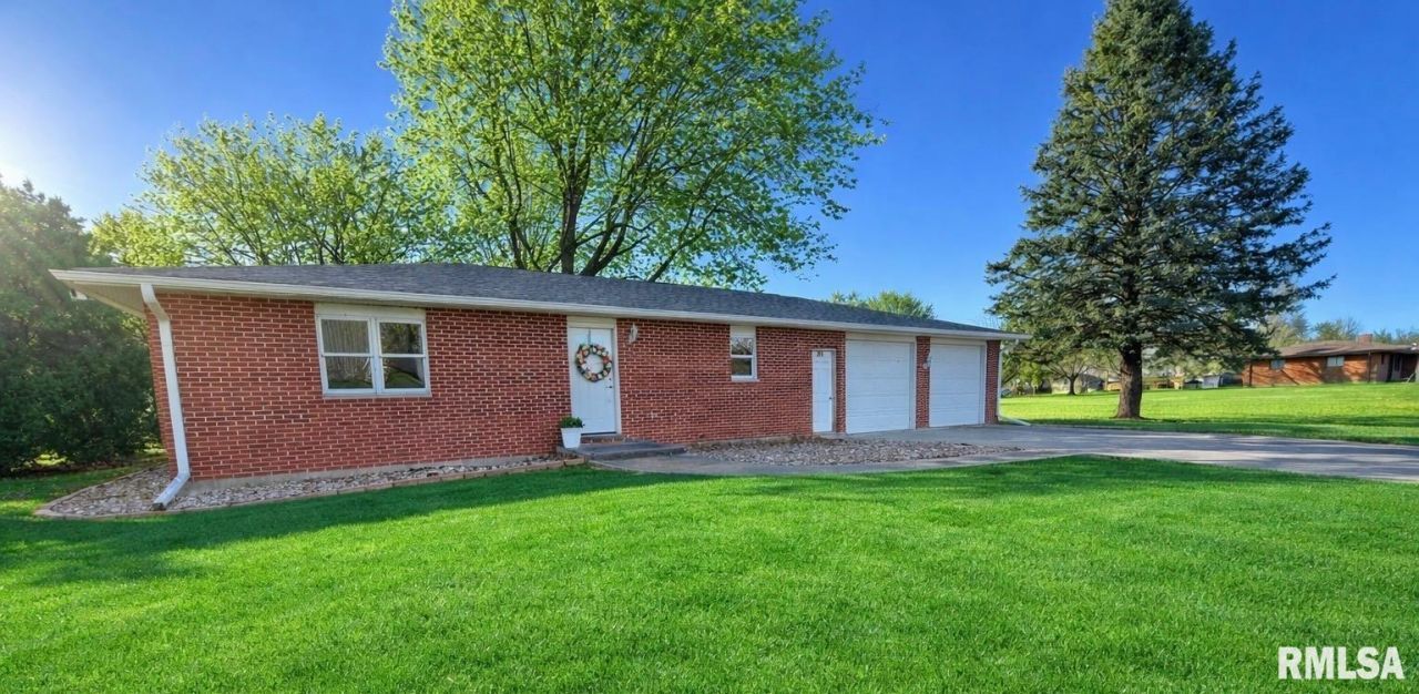 206 Pine Street, Ursa, IL 62376 Main Photo