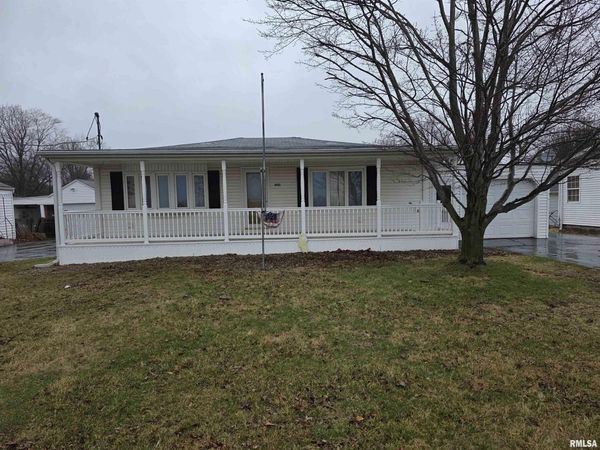 1951 E WALNUT Street, Canton, IL 61520