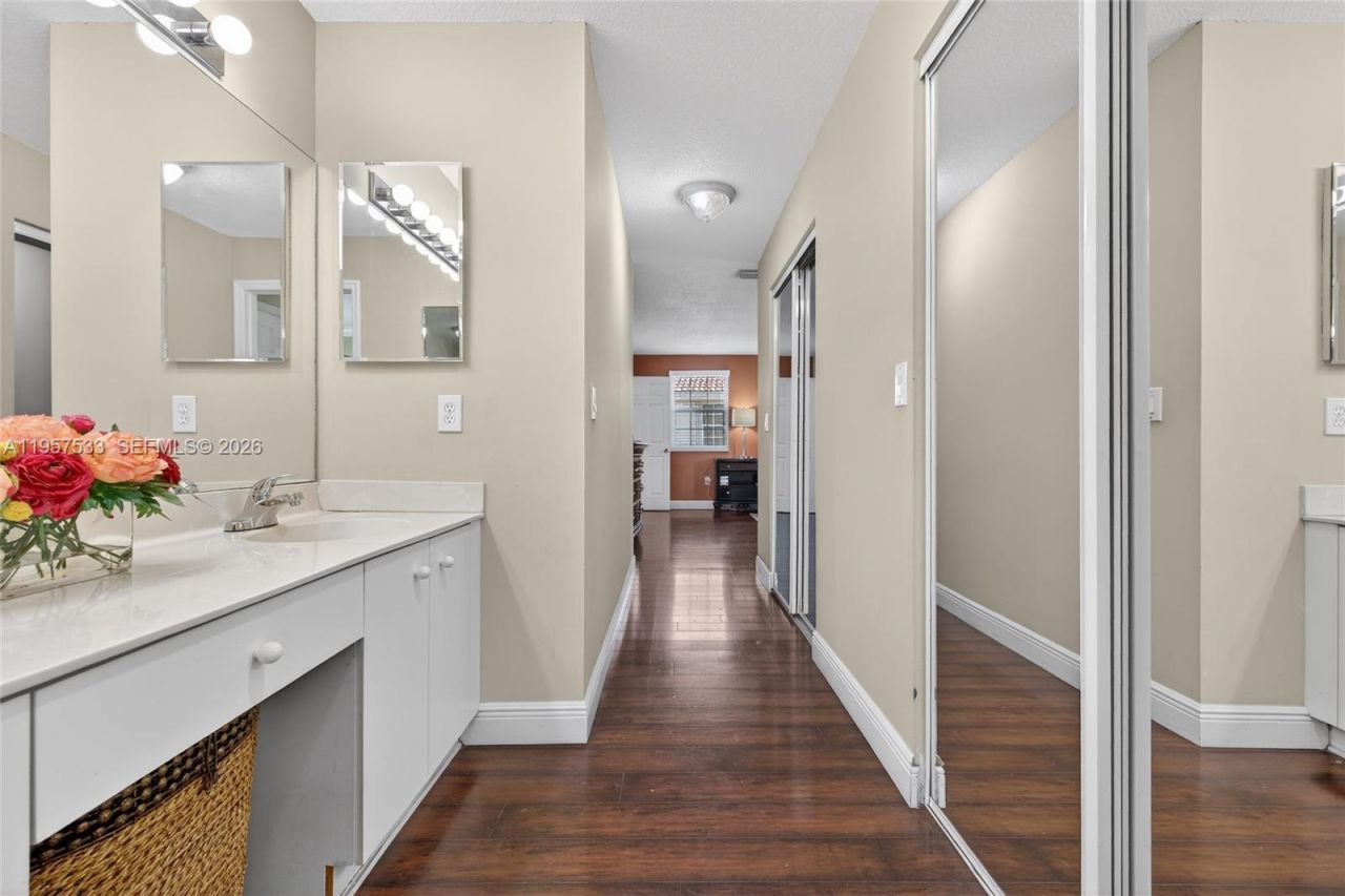 1485 NW 129th Ter , Sunrise, FL 33323 Photo