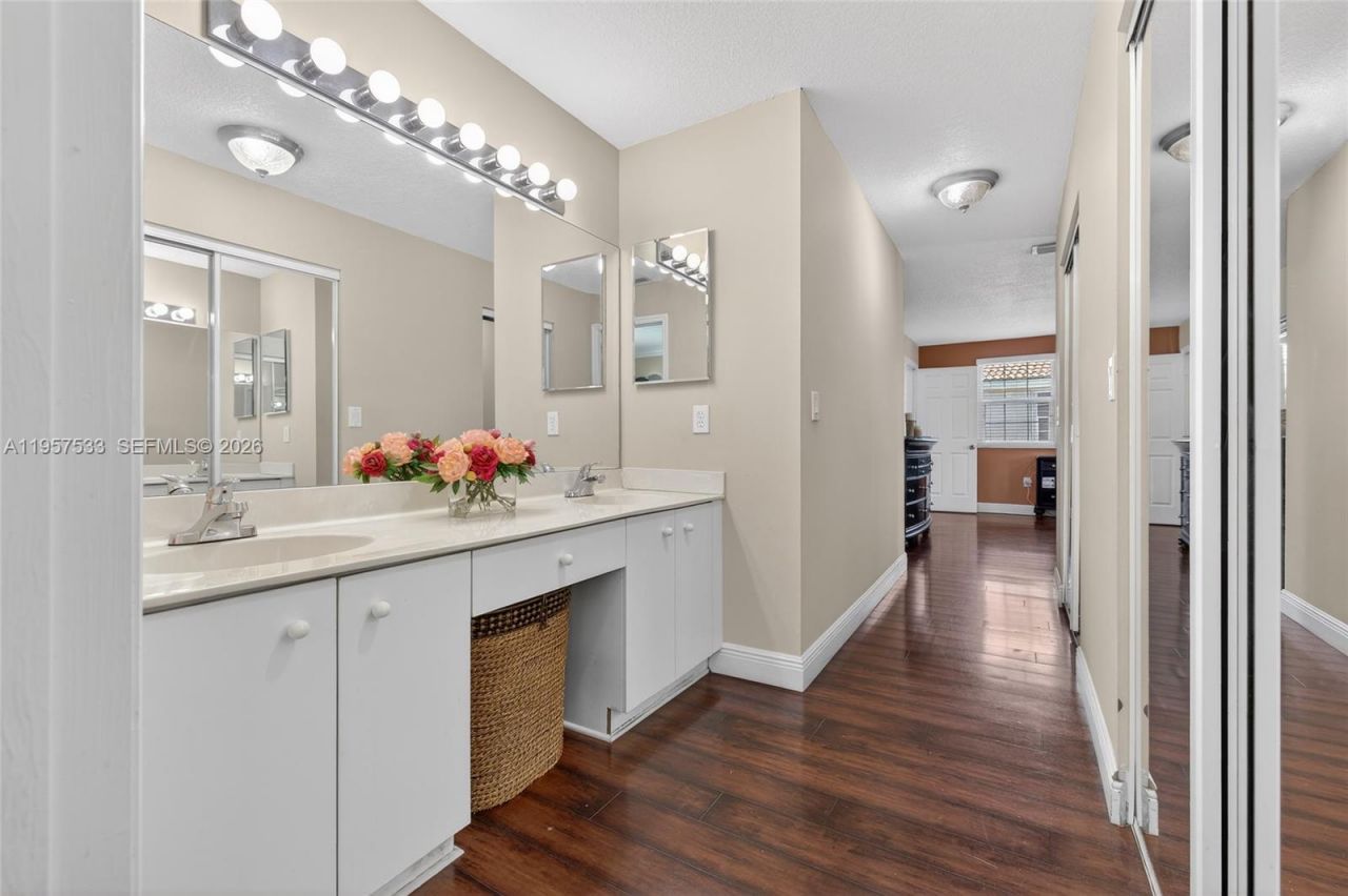 1485 NW 129th Ter , Sunrise, FL 33323 Photo