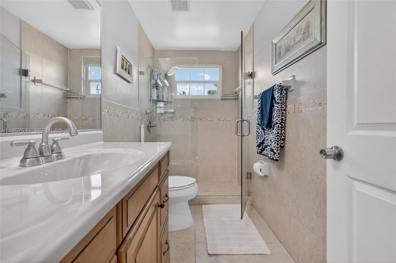 1485 NW 129th Ter , Sunrise, FL 33323 Photo